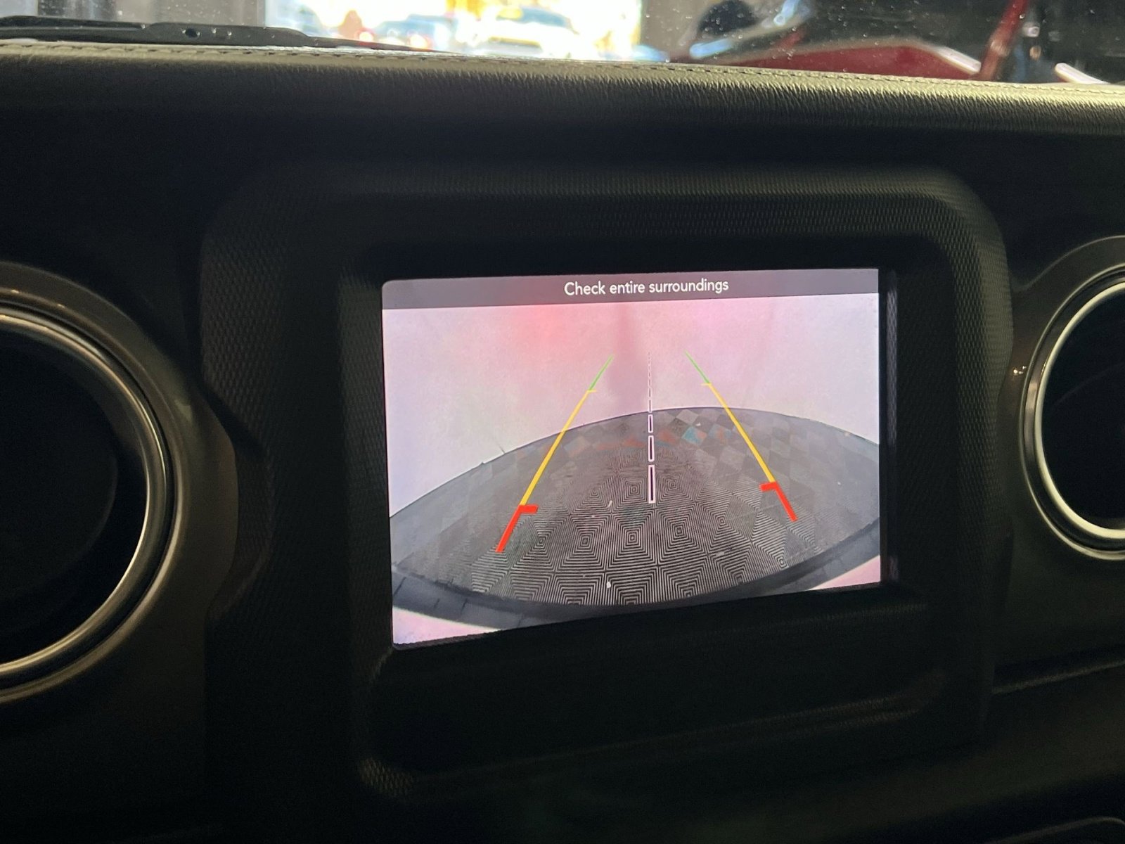 Used 2019 Jeep Wrangler Unlimited Sahara image 19