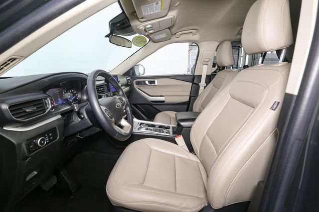 Used 2023 Ford Explorer XLT w/ Equipment Group 202A AWD/4WD image 38