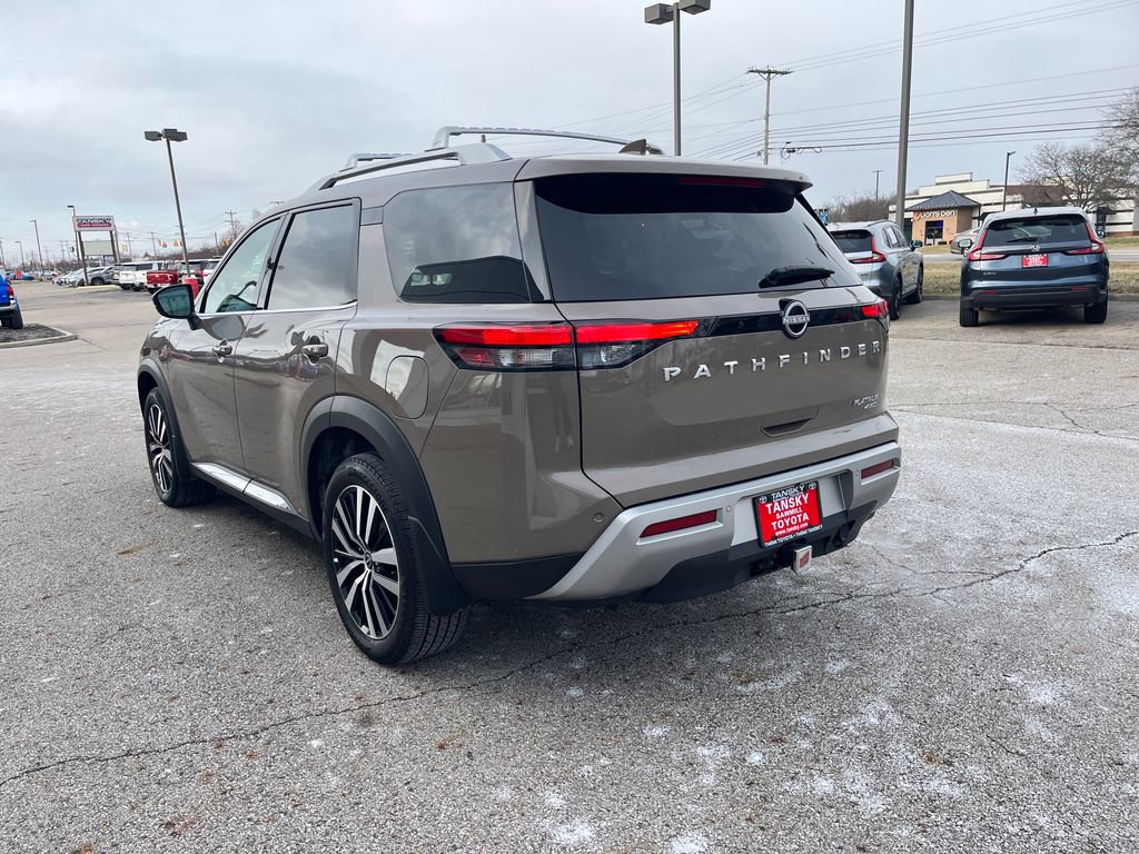 Used 2024 Nissan Pathfinder Platinum image 3