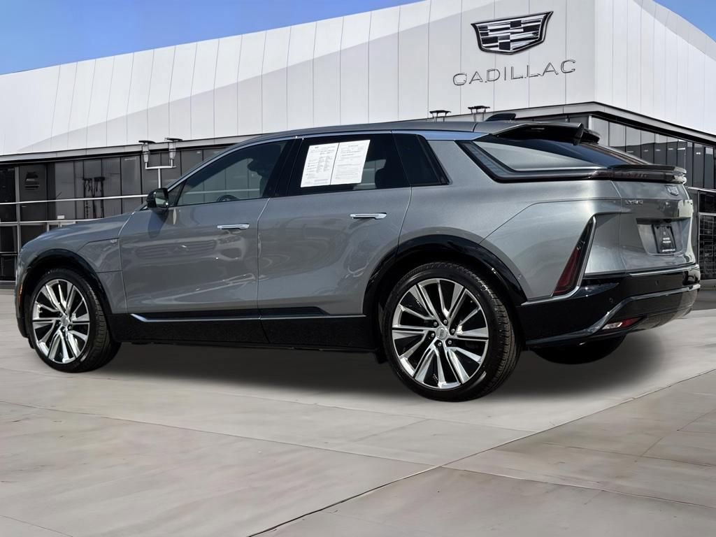 Certified 2025 Cadillac Lyriq Luxury w/ LPO, Floor Liner Package AWD/4WD image 6