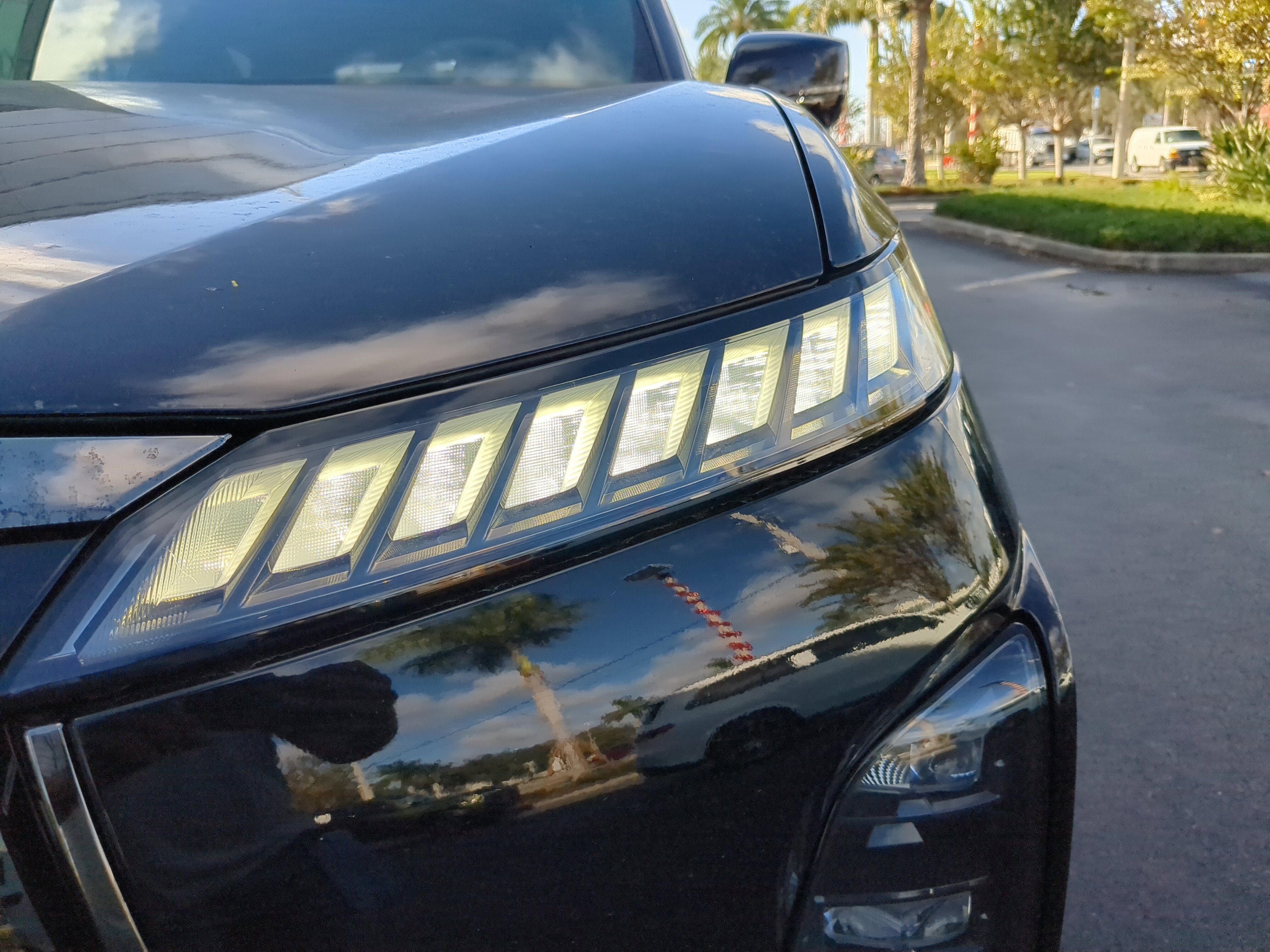 New 2026 INFINITI QX80 Autograph w/ Premium Cargo Package image 9