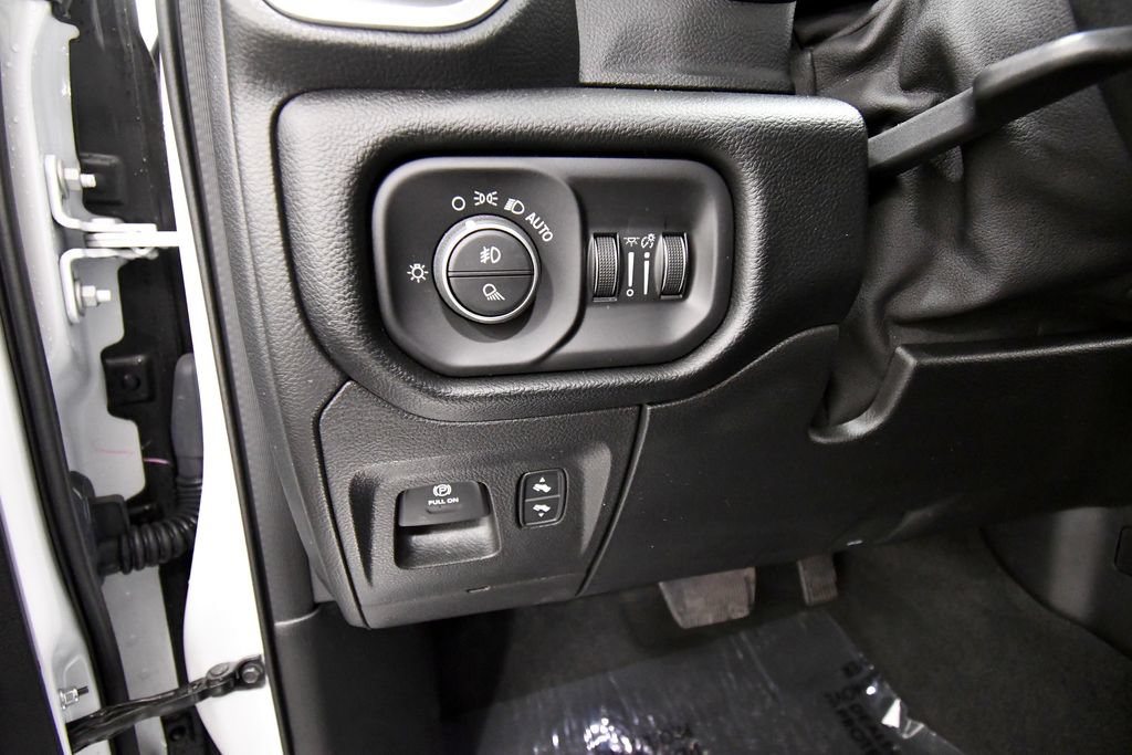 Used 2020 RAM 1500 Laramie w/ Sport Appearance Package AWD/4WD image 19