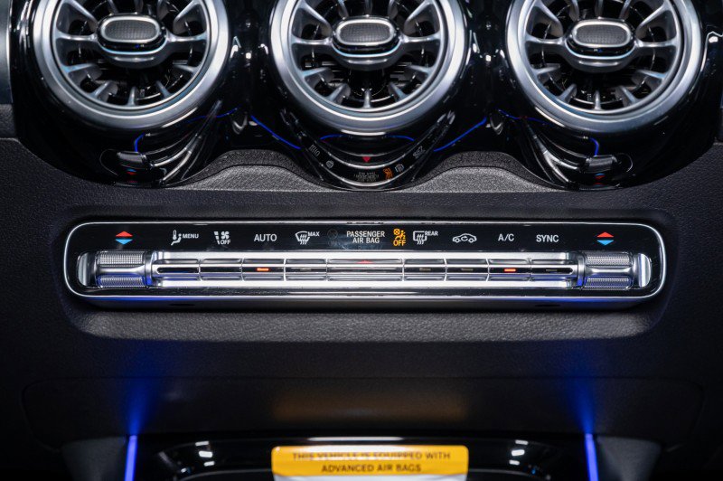 New 2025 Mercedes-Benz GLB 250 image 21