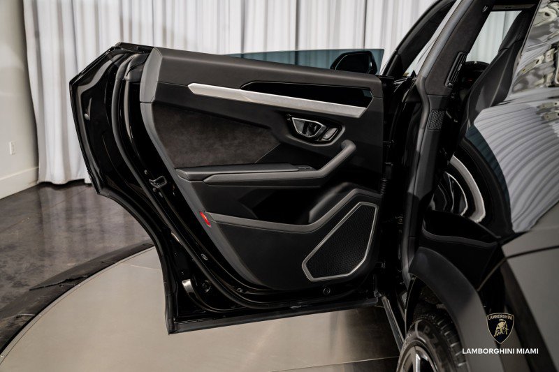 Used 2021 Lamborghini Urus image 53