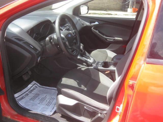 Used 2014 Ford Focus SE w/ SE Winter Package image 13