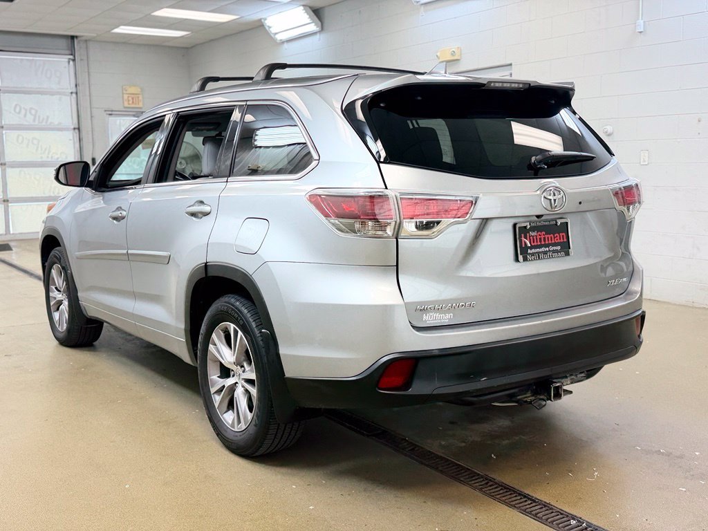 Used 2015 Toyota Highlander XLE AWD/4WD image 7