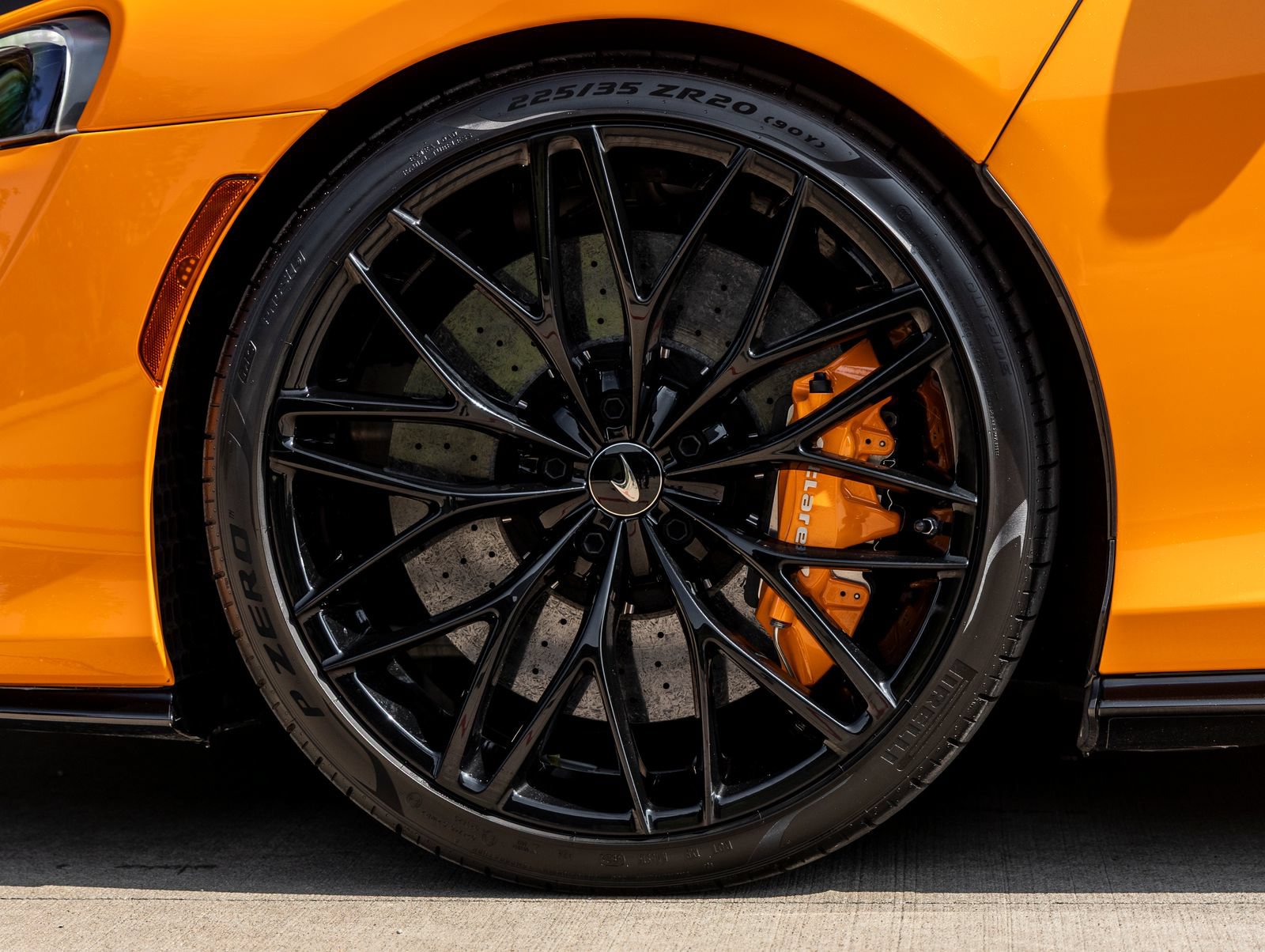Used 2022 McLaren GT RWD image 16