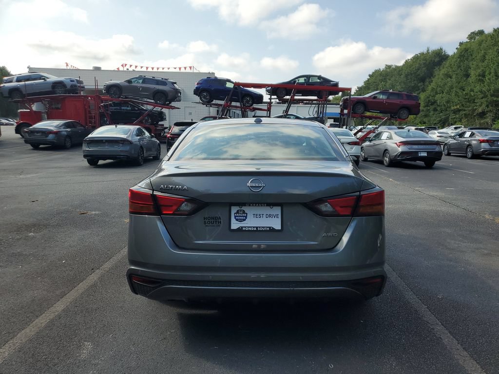 Used 2025 Nissan Altima 2.5 SV AWD/4WD image 6