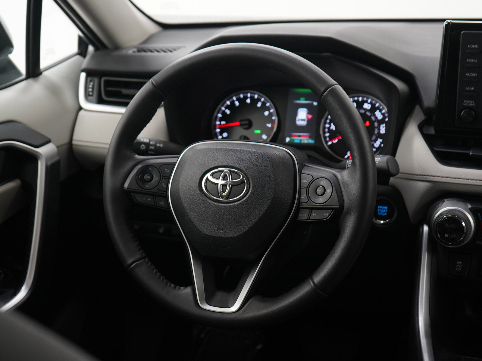 Used 2022 Toyota RAV4 XLE image 14