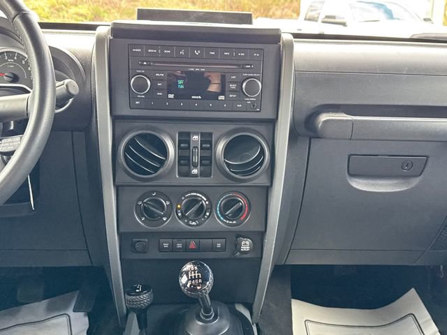 Used 2008 Jeep Wrangler Unlimited Rubicon w/ Dual Top Group AWD/4WD image 15