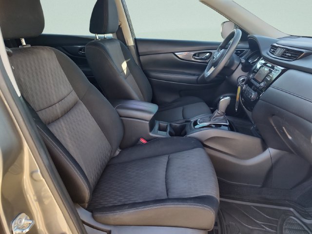 Used 2017 Nissan Rogue S FWD image 28