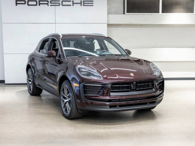 Used 2025 Porsche Macan image 10