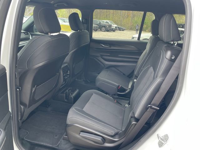 Used 2025 Jeep Grand Cherokee L Laredo AWD/4WD image 19