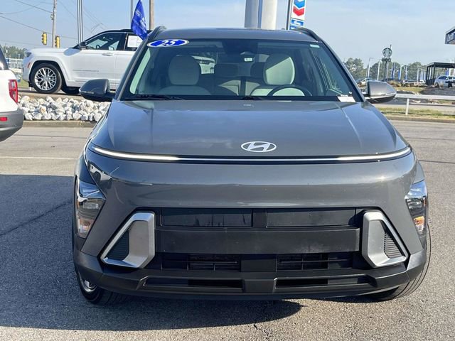Used 2025 Hyundai Kona SEL AWD/4WD image 2