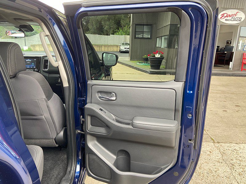 Used 2022 Nissan Frontier SV AWD/4WD image 22