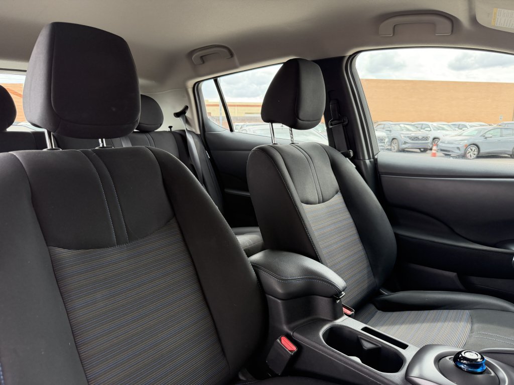 Used 2025 Nissan Leaf S FWD image 37