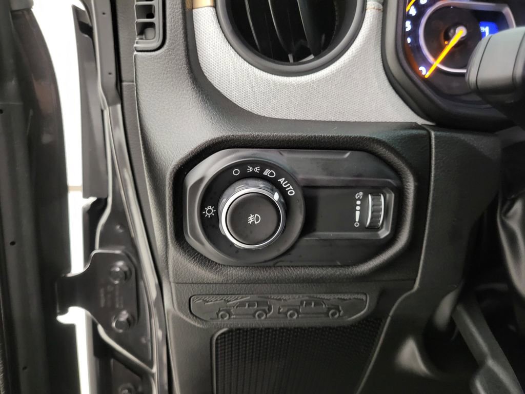 Used 2025 Jeep Wrangler Sport S image 26