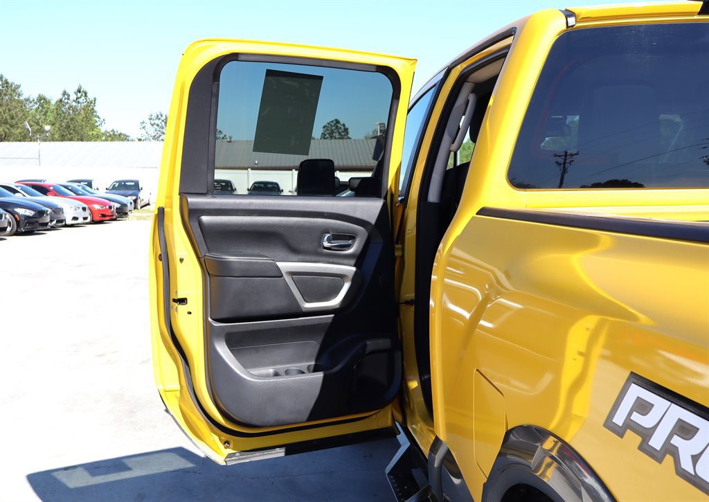 Used 2016 Nissan Titan PRO-4X AWD/4WD image 45