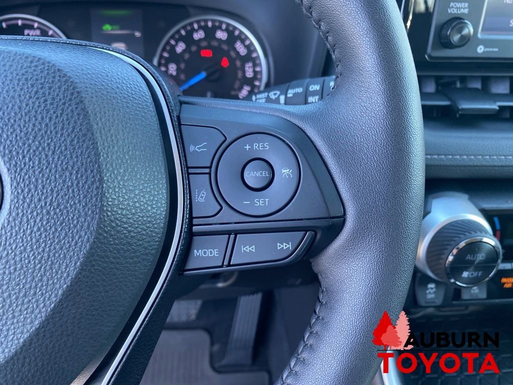 Used 2022 Toyota RAV4 XLE w/ XLE Grade Weather Package AWD/4WD image 38