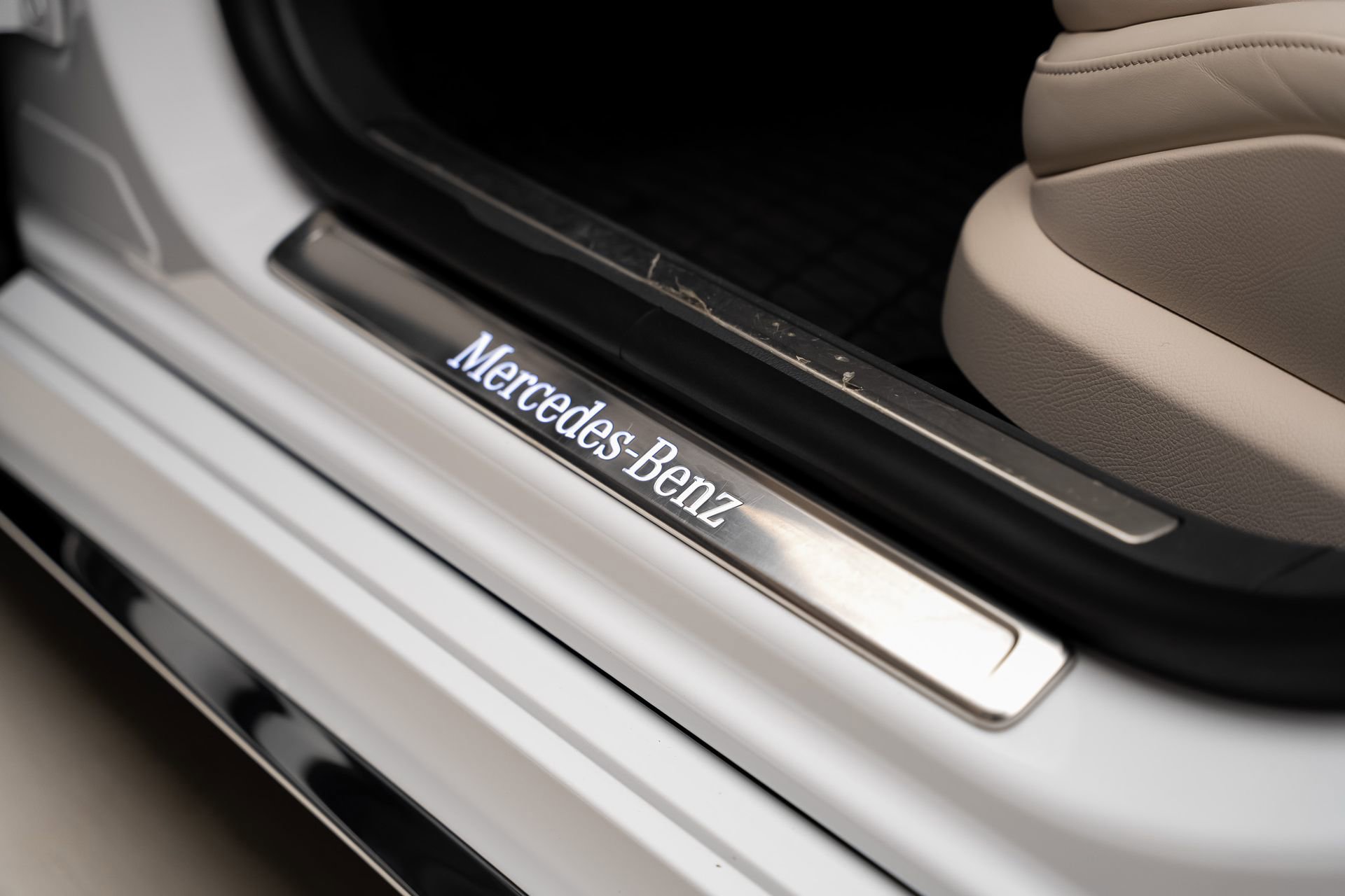 Used 2024 Mercedes-Benz S 580e 4MATIC Sedan w/ AMG Line image 55