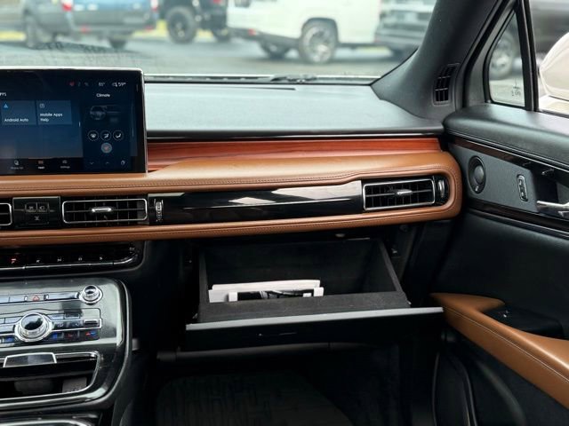 Used 2022 Lincoln Nautilus Reserve w/ Luxury Package image 30