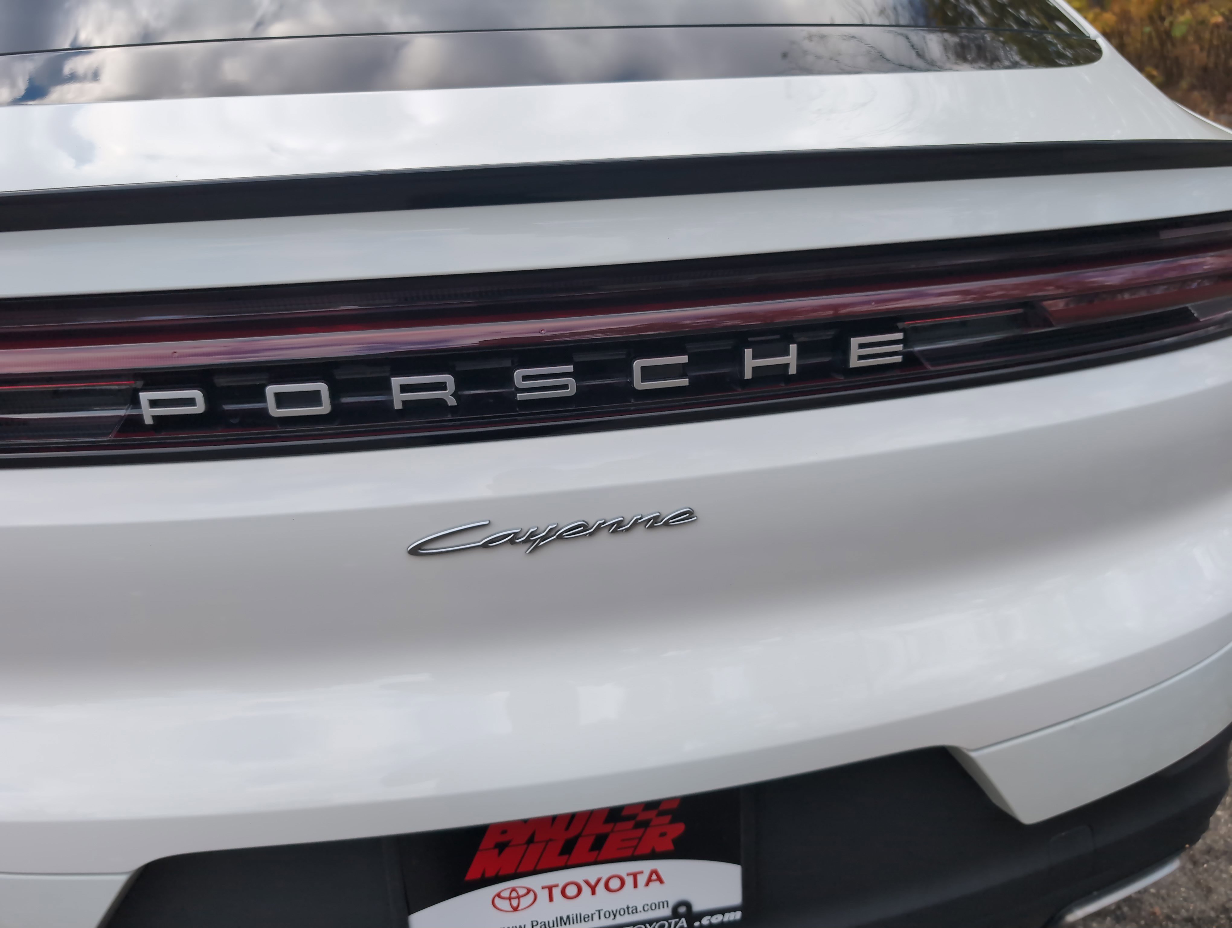 Used 2024 Porsche Cayenne Coupe image 30