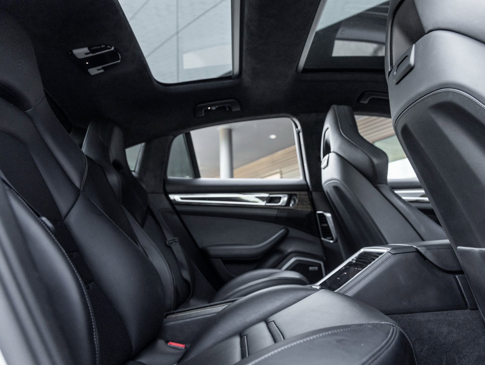 Used 2020 Porsche Panamera GTS image 39