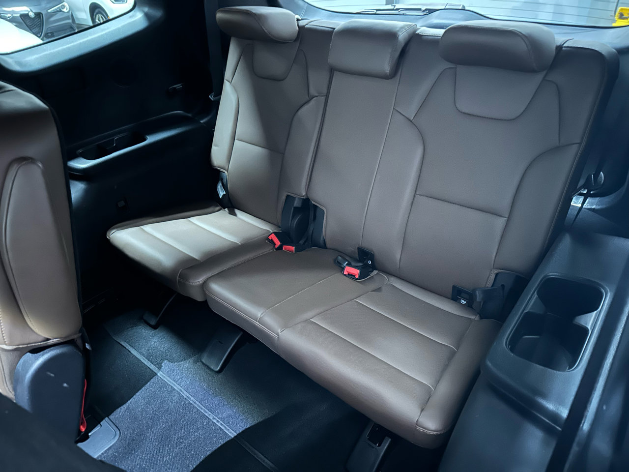 Used 2020 Kia Telluride SX w/ SX Prestige Package image 14