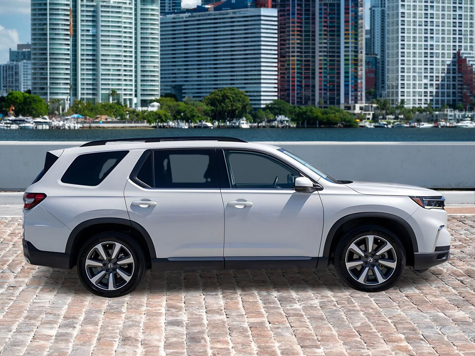 Certified 2023 Honda Pilot Touring image 4