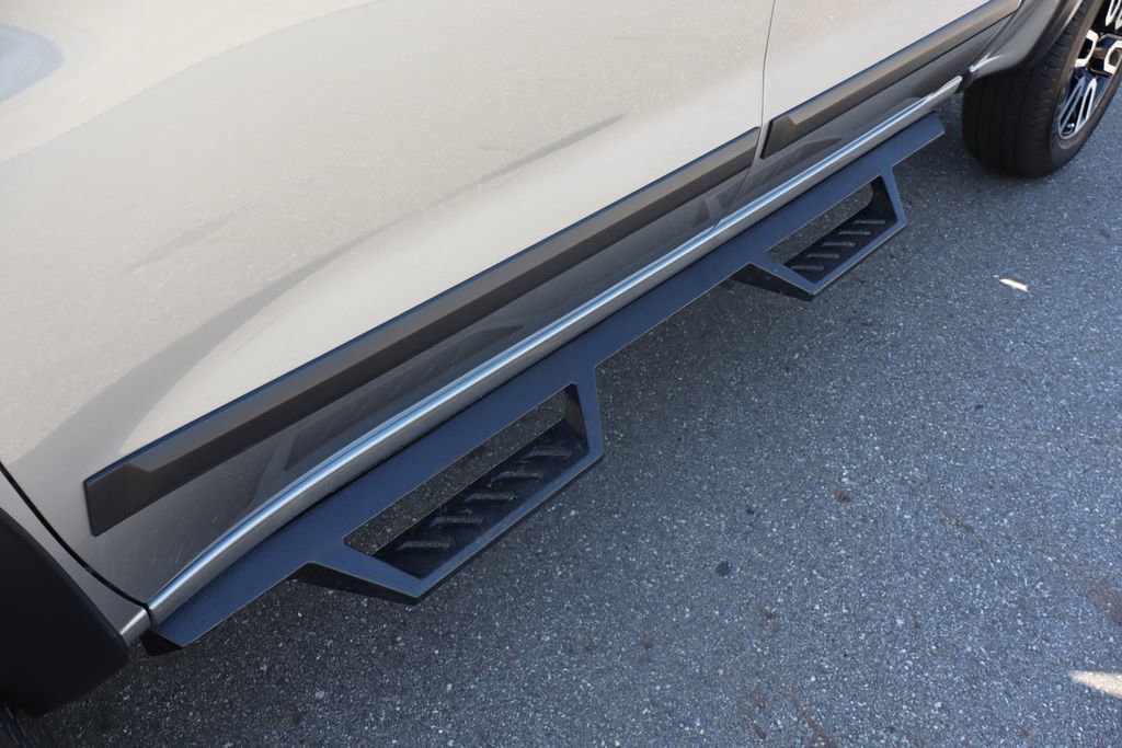 Used 2025 Chevrolet Silverado 1500 Custom Trail Boss w/ LPO, Dark Essentials Package image 30