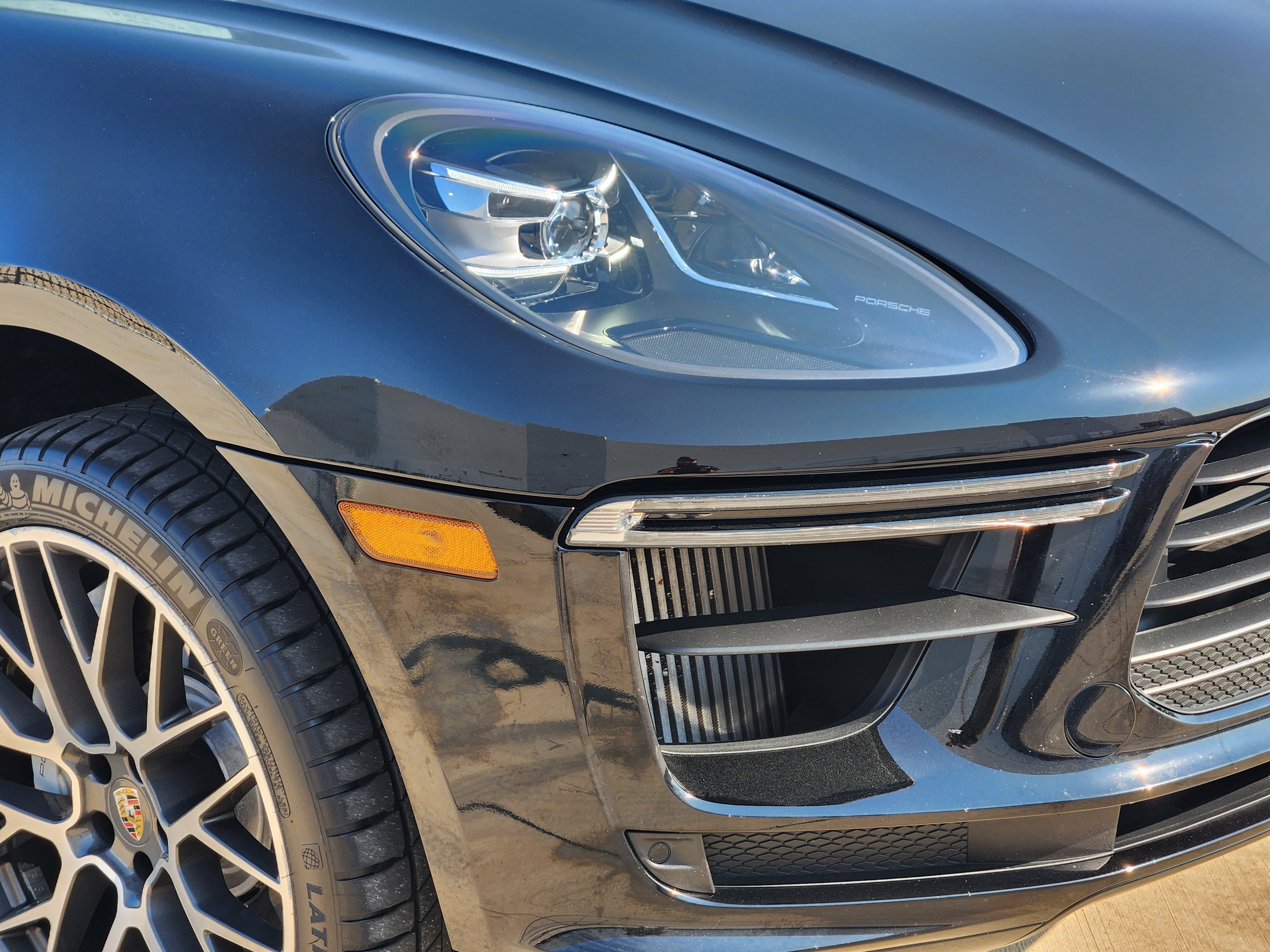 Used 2020 Porsche Macan Turbo image 8