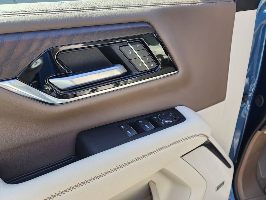 New 2026 GMC Yukon XL Denali w/ Sun & Power Step Package image 13