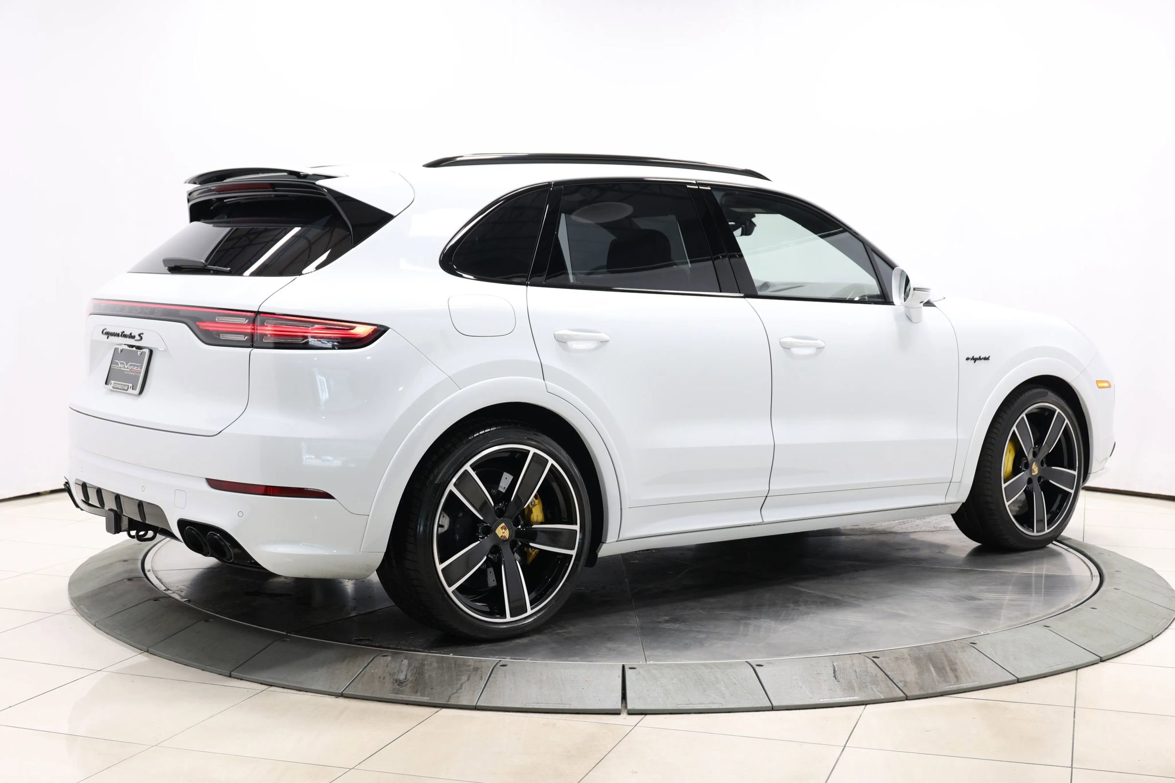 Used 2021 Porsche Cayenne Turbo S AWD/4WD image 92