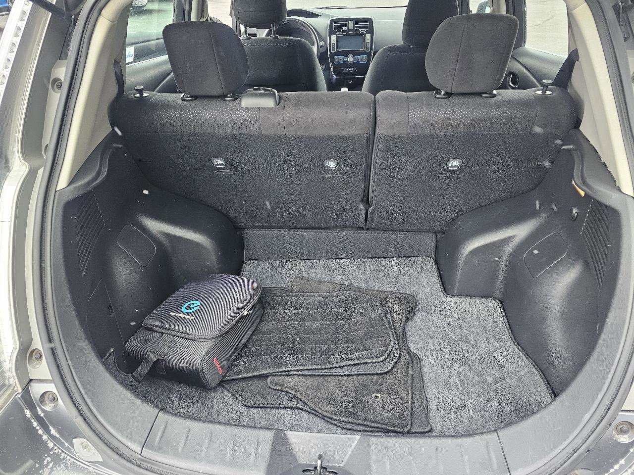 Used 2016 Nissan Leaf SV image 11