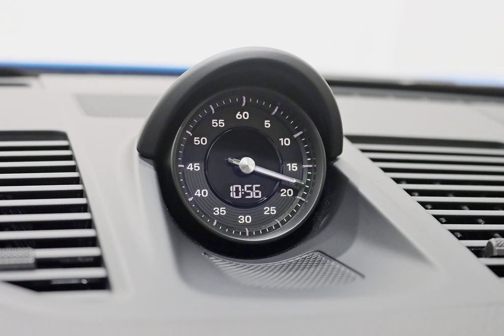 Used 2022 Porsche 911 Carrera RWD image 17