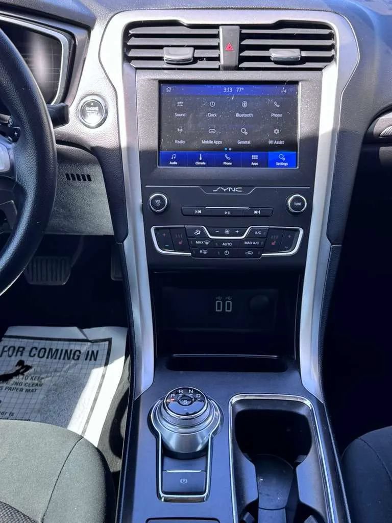 Used 2019 Ford Fusion SE AWD/4WD image 18