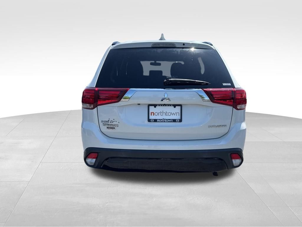 Used 2019 Mitsubishi Outlander AWD image 6