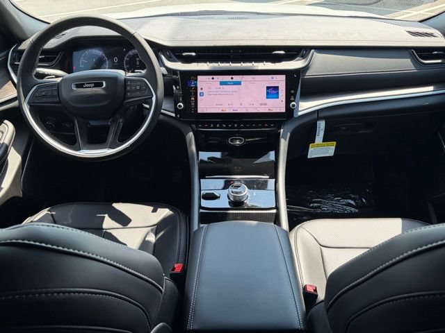 New 2026 Jeep Grand Cherokee Limited w/ Luxury Tech Group II AWD/4WD image 29