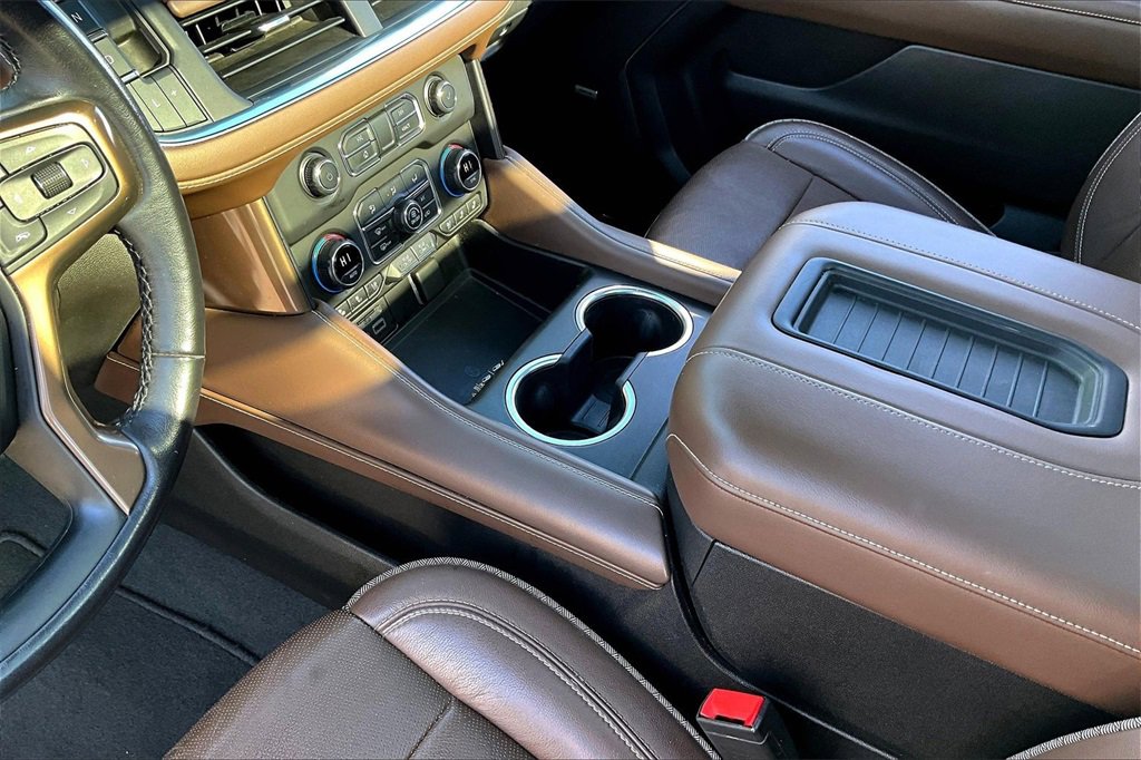 Used 2021 Chevrolet Suburban High Country image 14