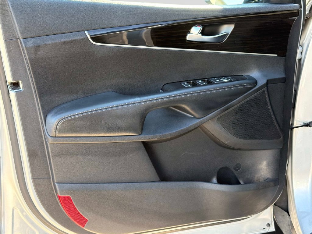 Used 2020 Kia Sorento L FWD image 18
