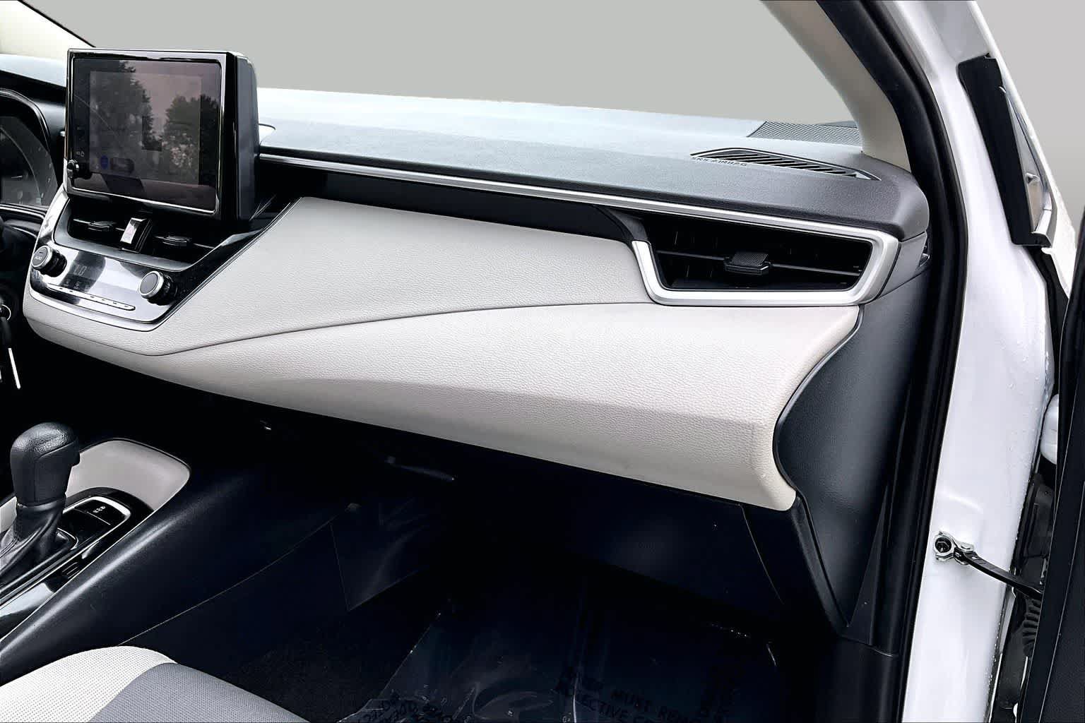 Used 2024 Toyota Corolla LE FWD image 18