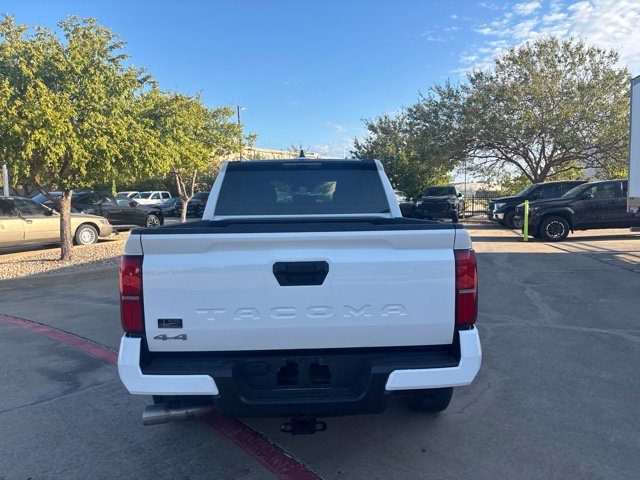 Used 2025 Toyota Tacoma SR5 AWD/4WD image 6
