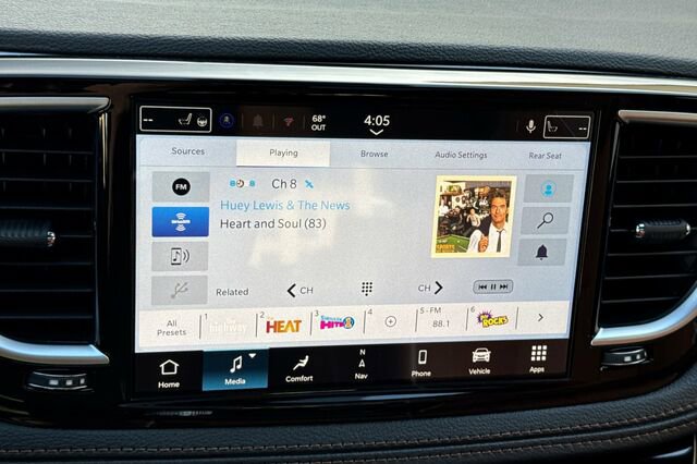 New 2026 Chrysler Pacifica Pinnacle image 17