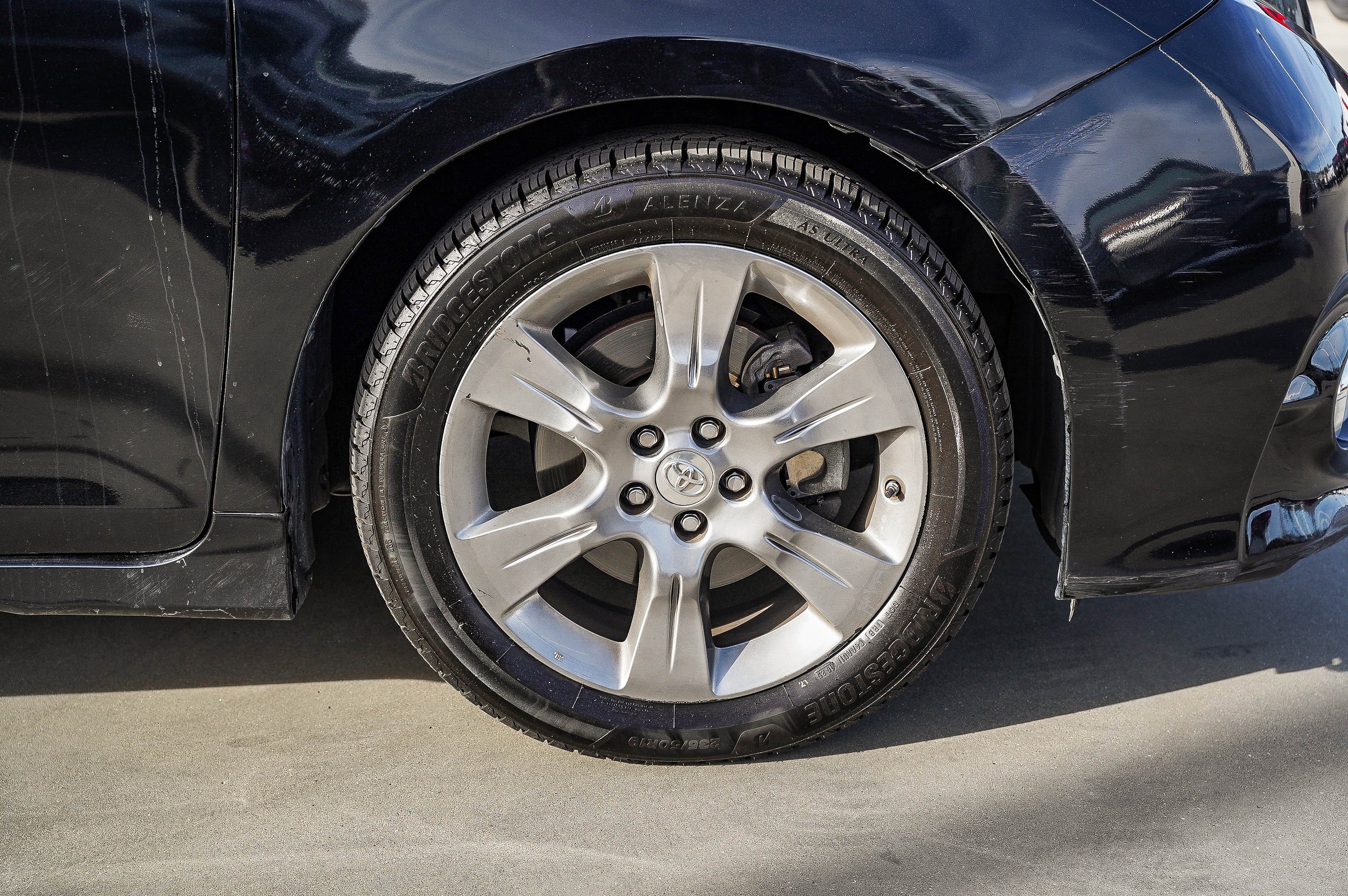 Used 2014 Toyota Sienna SE image 7