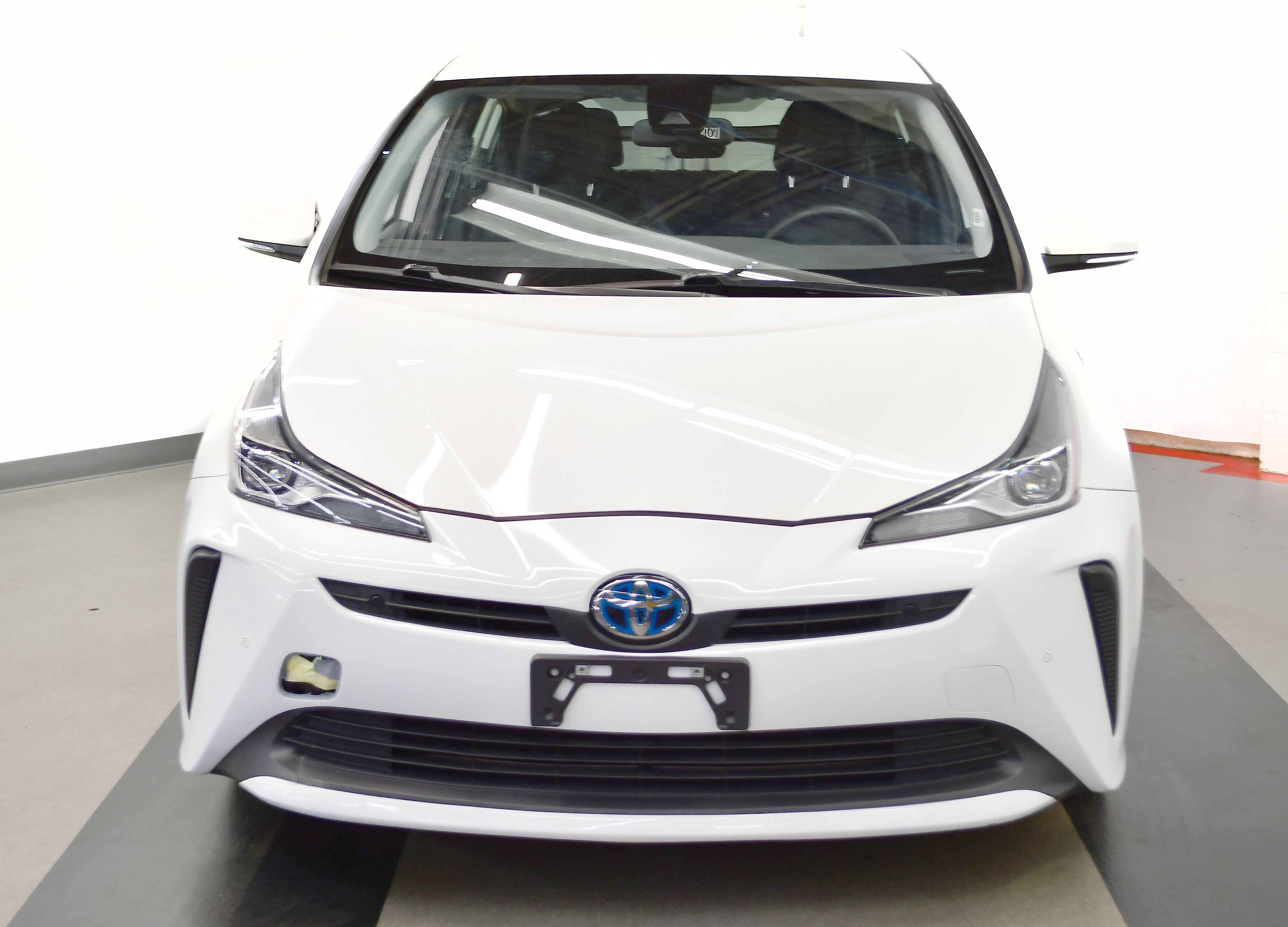Used 2022 Toyota Prius LE image 3