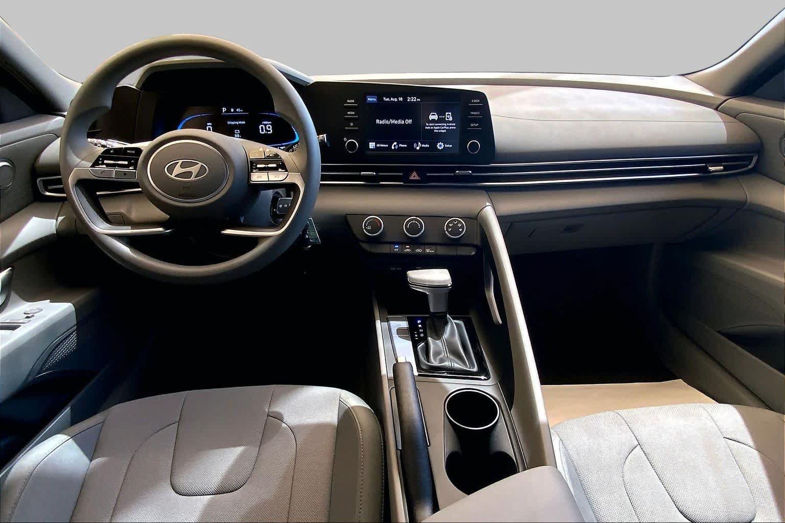New 2026 Hyundai Elantra SE FWD image 5