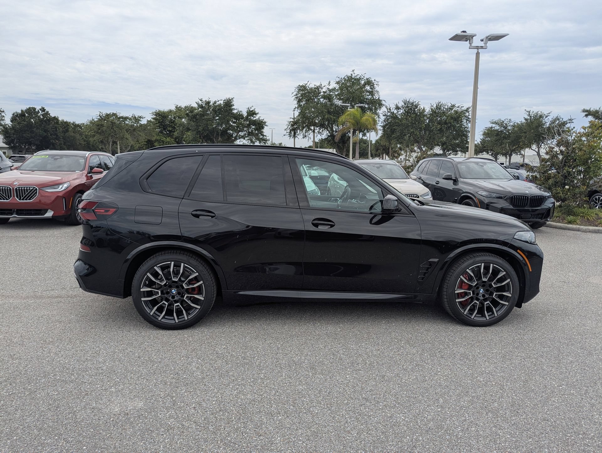 New 2026 BMW X5 xDrive50e w/ M Sport Package AWD/4WD image 8