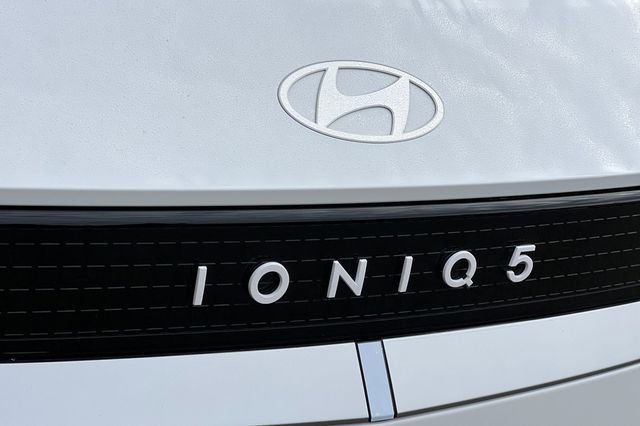New 2026 Hyundai Ioniq 5 SEL image 9