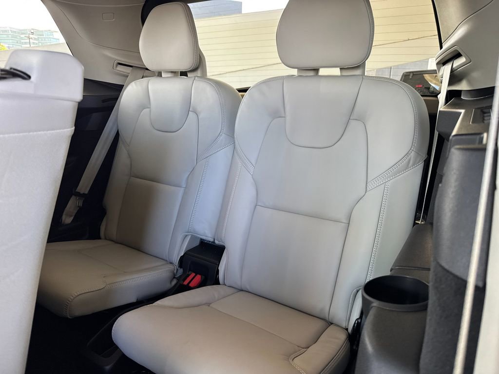 New 2026 Volvo XC90 T8 Ultra w/ Protection Package Premier AWD/4WD image 14