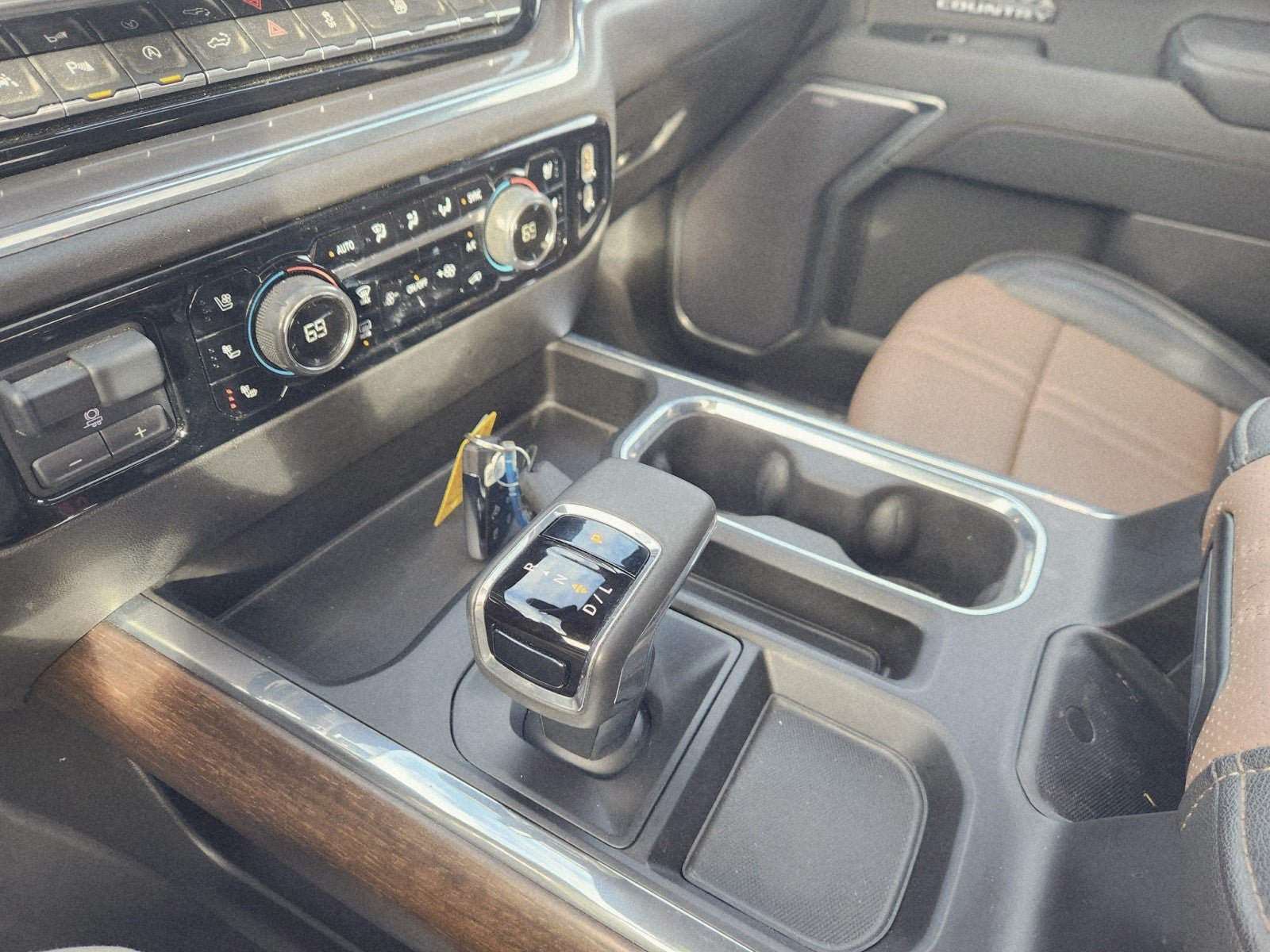 Used 2023 Chevrolet Silverado 1500 High Country w/ High Country Premium Package AWD/4WD image 51